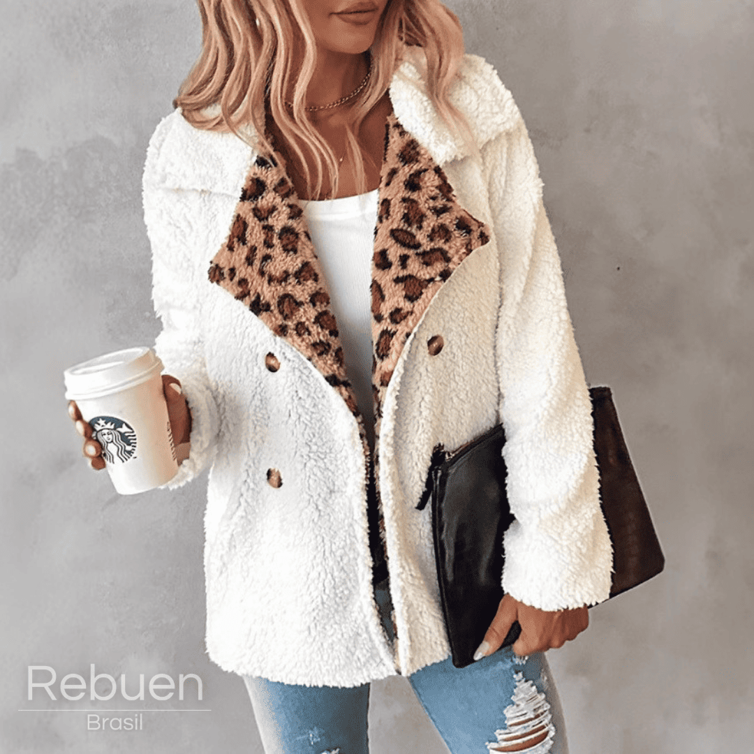 Casaco Lorayne - Forrado com Detalhe Interno Estampado e Acabamento Peluciado