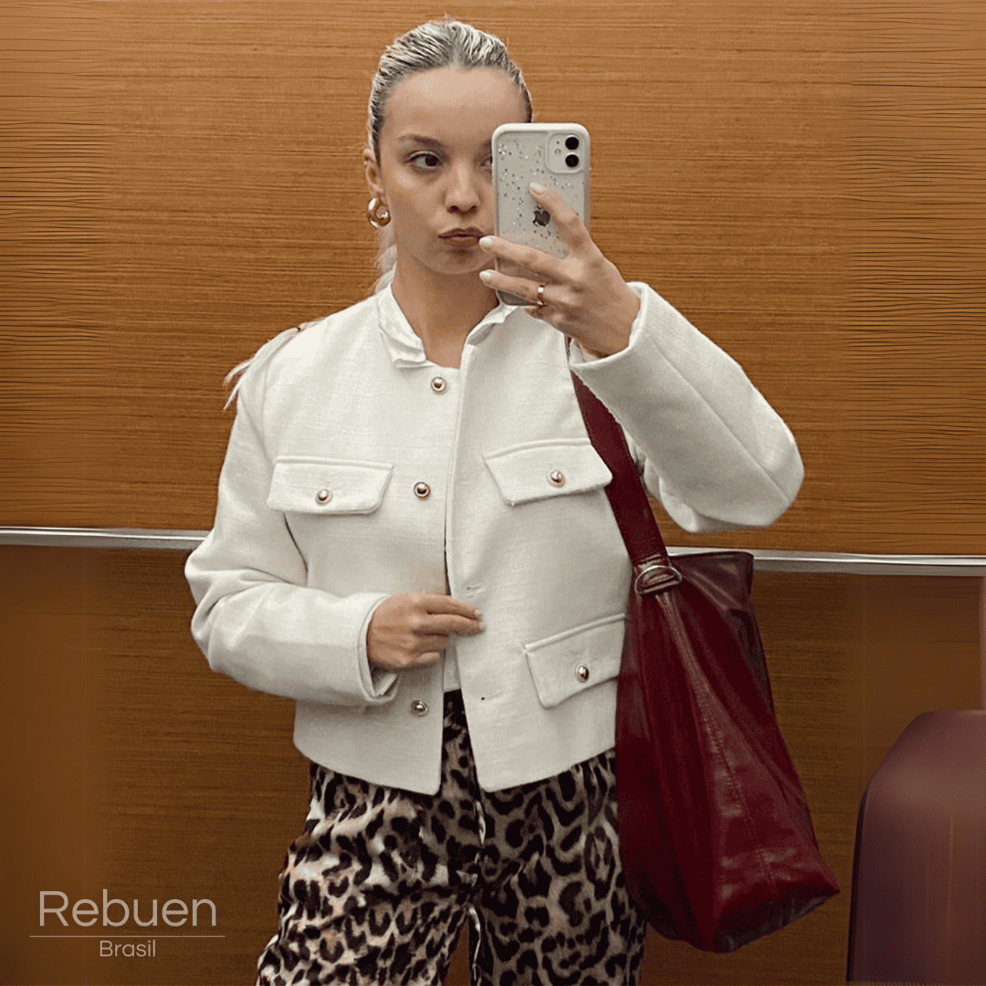 Blazer Feminino Giullia com Botões Elegantes e Caimento Alfaiatado