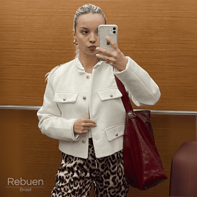 Blazer Feminino Giullia com Botões Elegantes e Caimento Alfaiatado