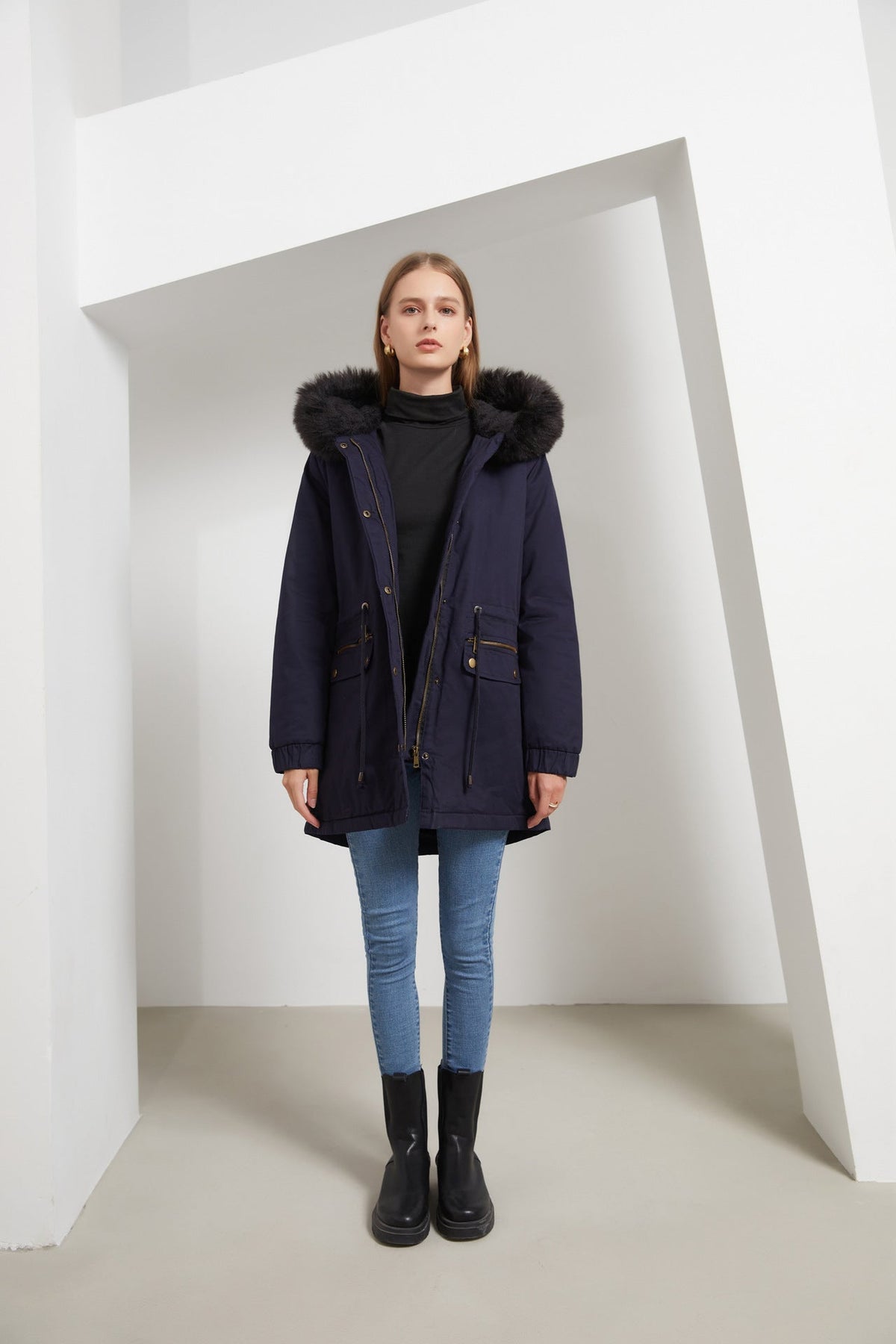 Sara - Parka feminina de comprimento médio com elegante gola de pele