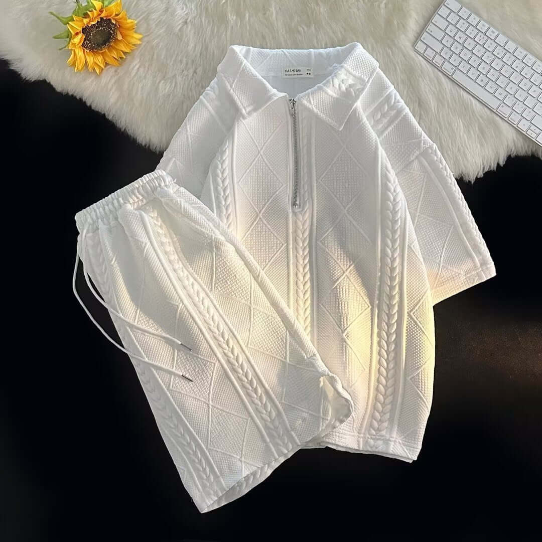 Traje de homem de corte solto e manga curta