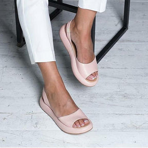 Elegantes sandálias femininas com plataforma aberta