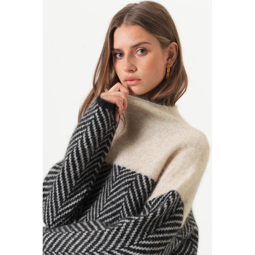 Amber - Suéter de luxo com gola alta